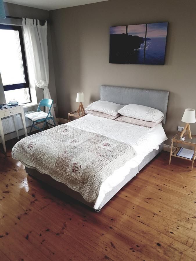Our View Bed & Breakfast Дулин Екстериор снимка